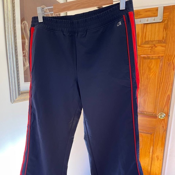 👟 Gap Fit Wide Leg Side Stripes Workout Varsity Trendy Ankle Cropped Pants - Picture 4 of 13